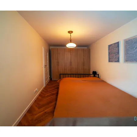 Azure Seaside & Center Apartment