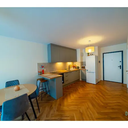 Azure Seaside & Center *